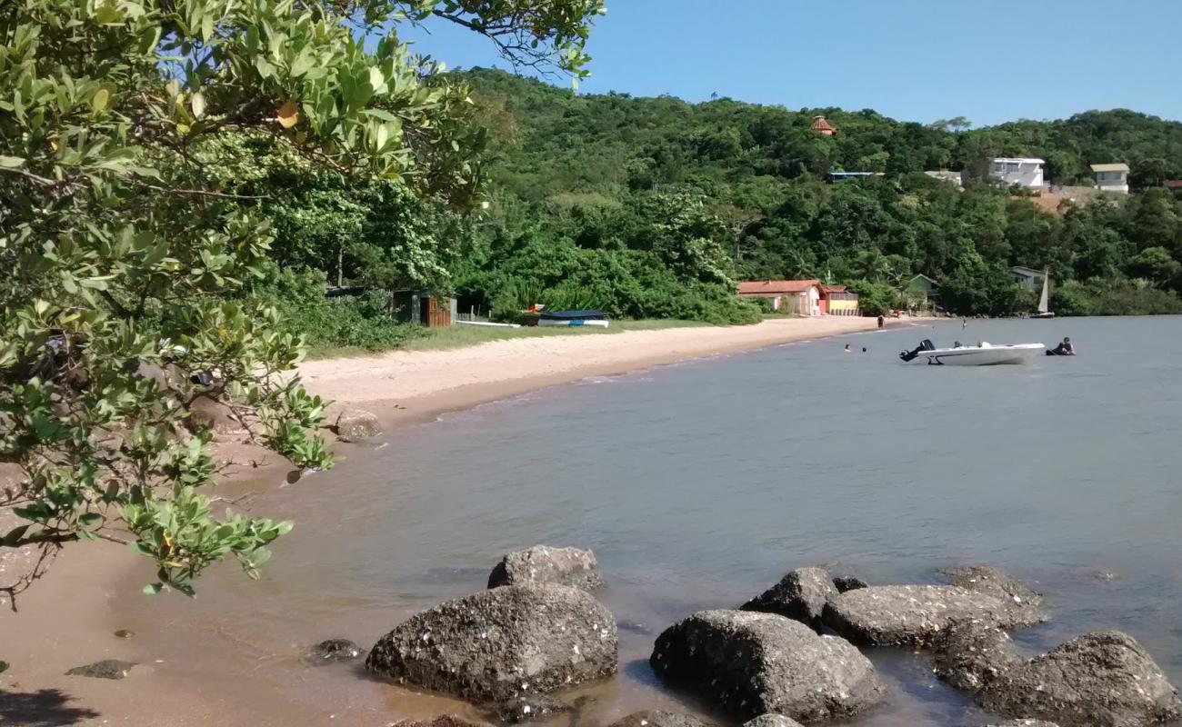 Praia do Rola'in fotoğrafı açık bej kum yüzey ile