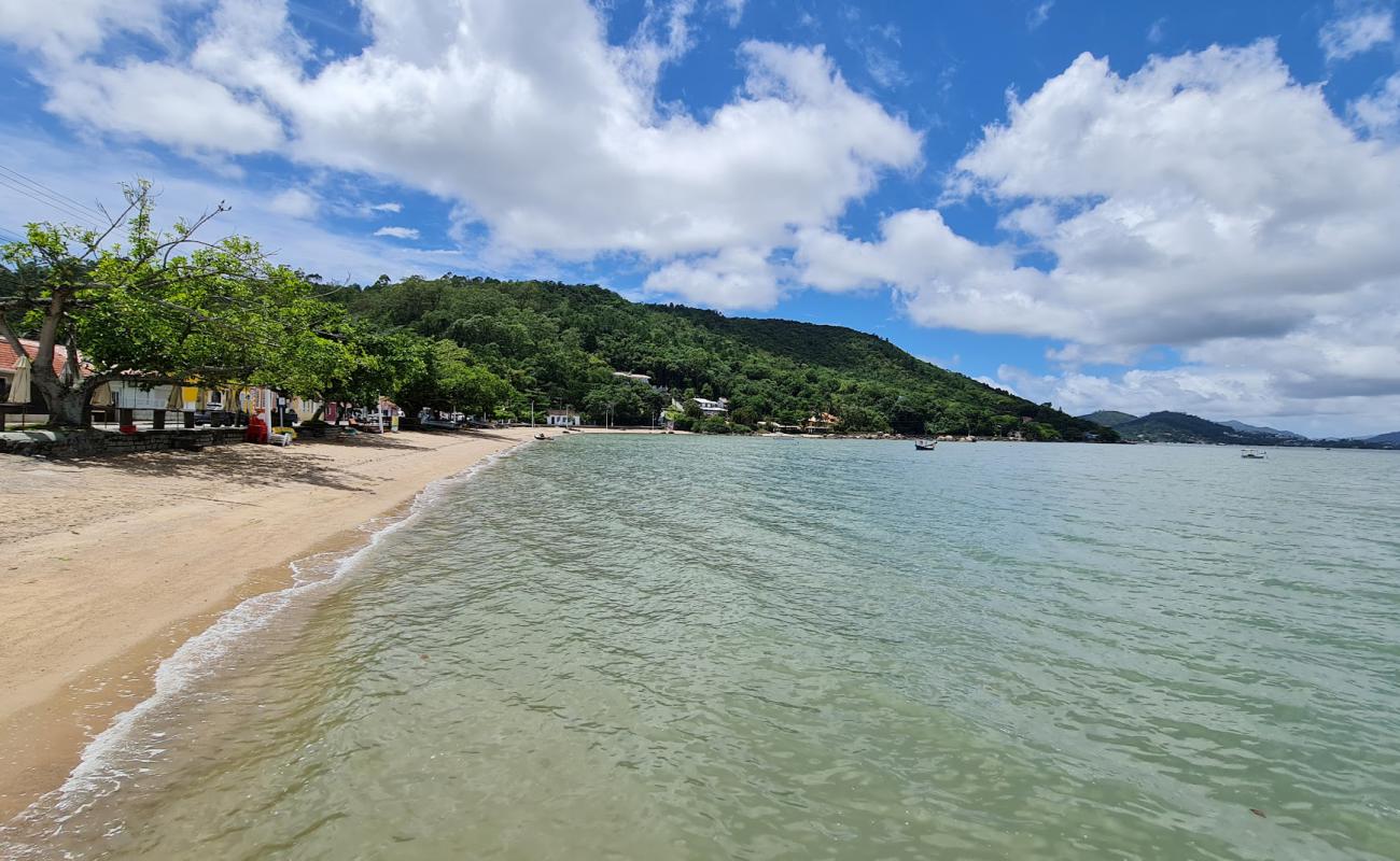 Praia do Sambaqui'in fotoğrafı parlak kum yüzey ile