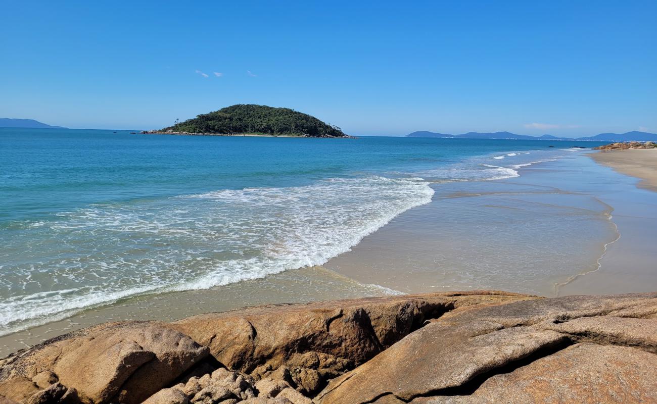 Praia de Fora'in fotoğrafı parlak ince kum yüzey ile