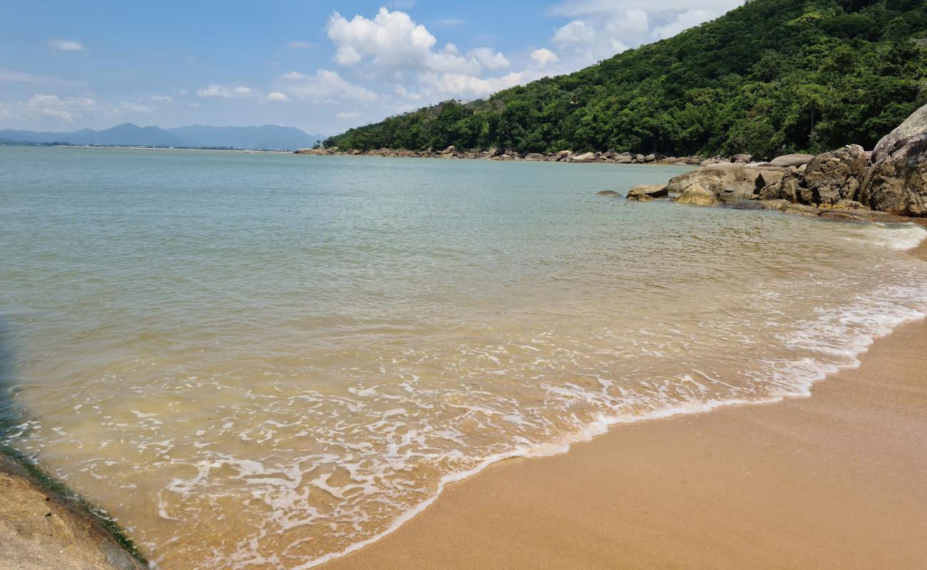 Praia Vermelha'in fotoğrafı açık bej kum yüzey ile