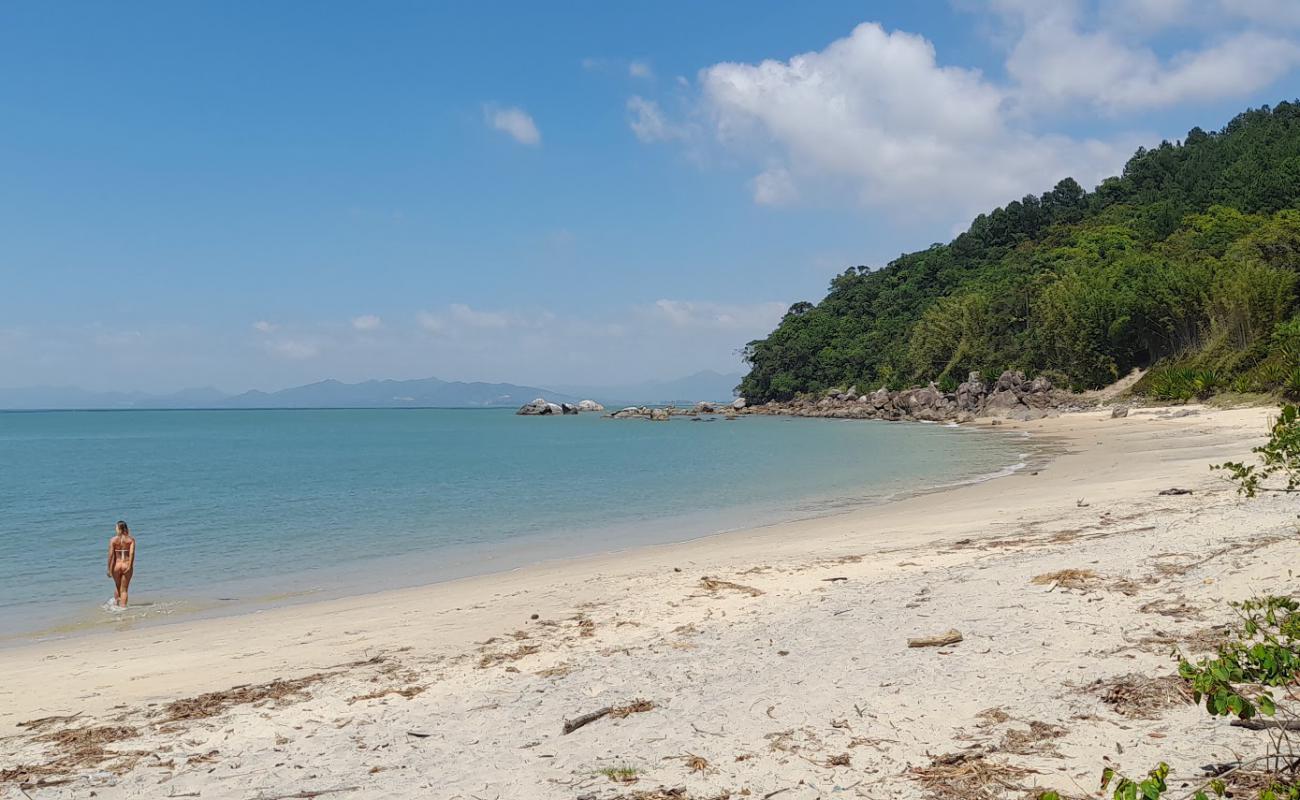 Praia Triste'in fotoğrafı parlak kum yüzey ile