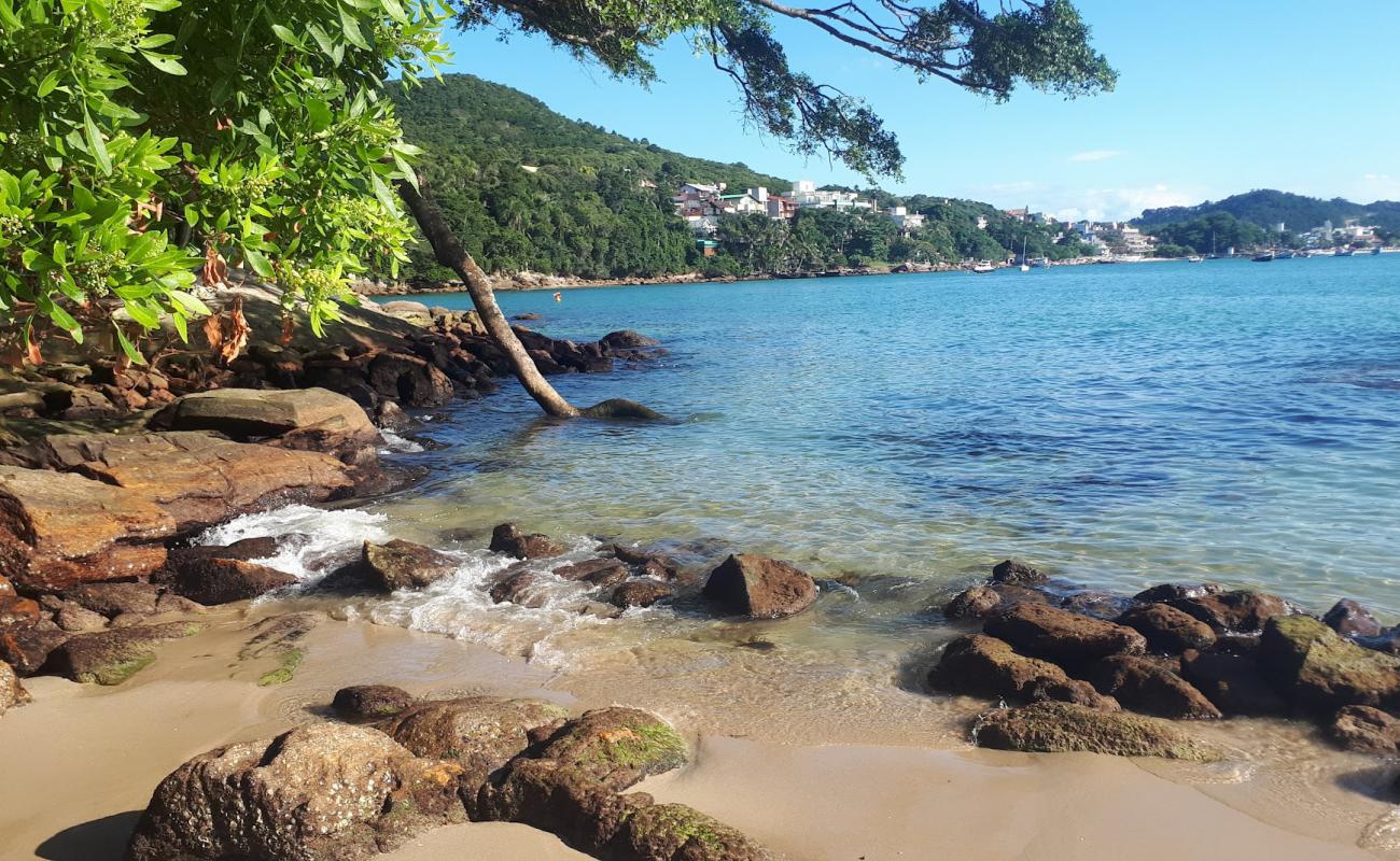 Praia do Bigua'in fotoğrafı açık bej kum yüzey ile