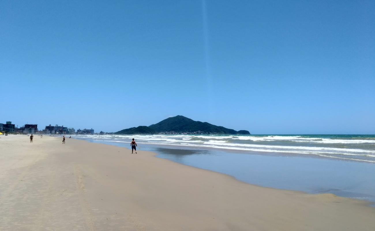 Meia Praia'in fotoğrafı parlak ince kum yüzey ile