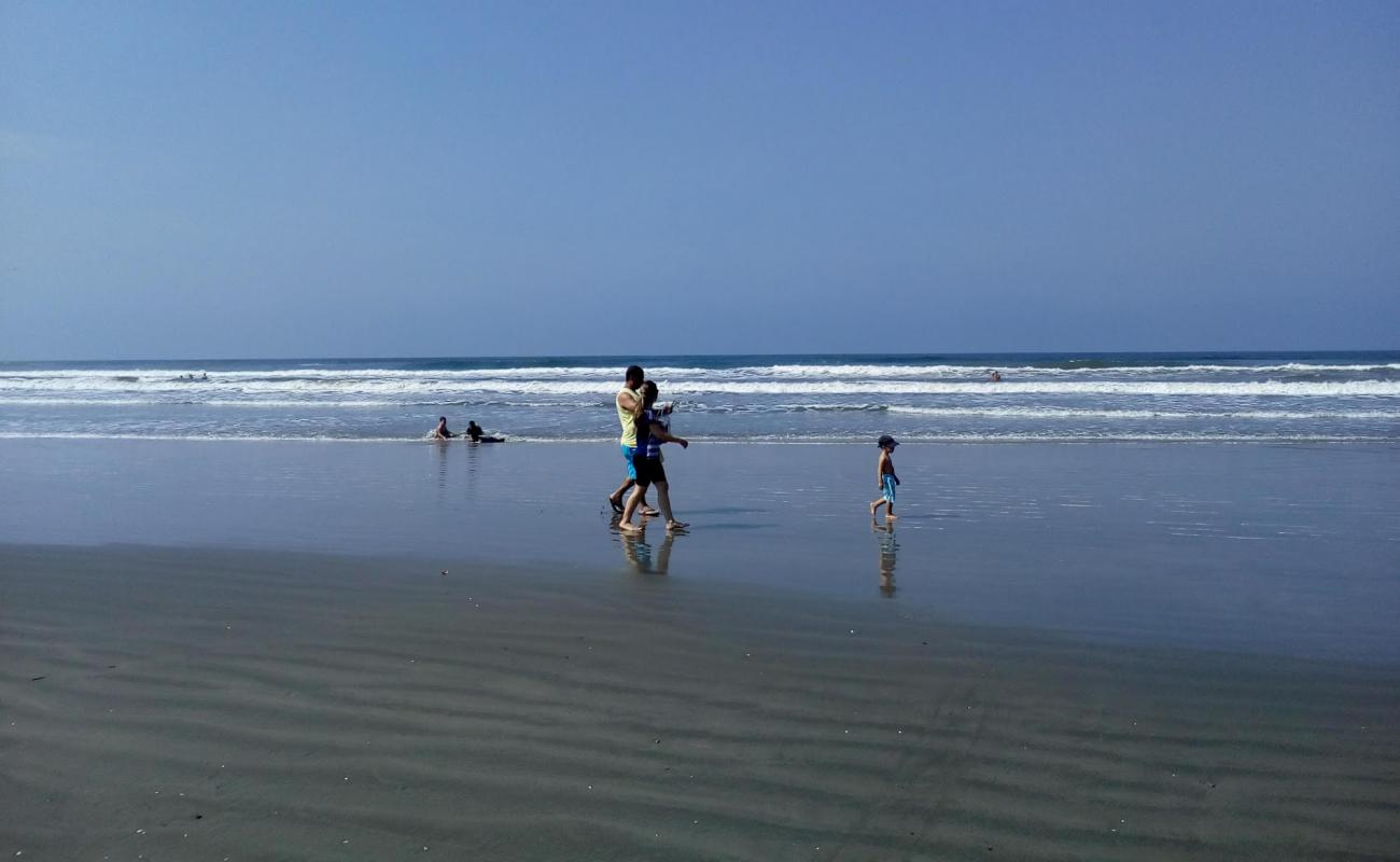 Mongagua Plajı'in fotoğrafı açık bej kum yüzey ile