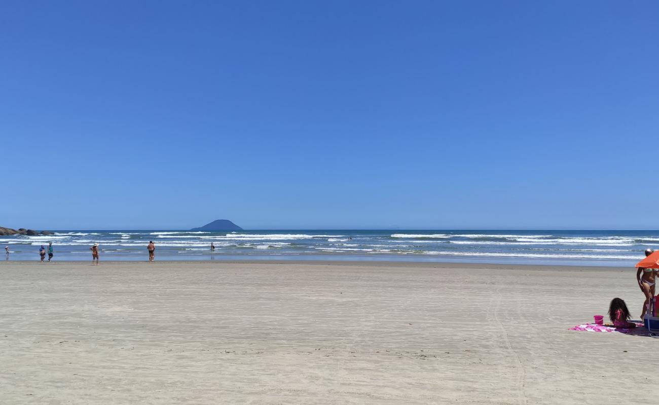 Guaratuba Plajı'in fotoğrafı i̇nce bej kum yüzey ile