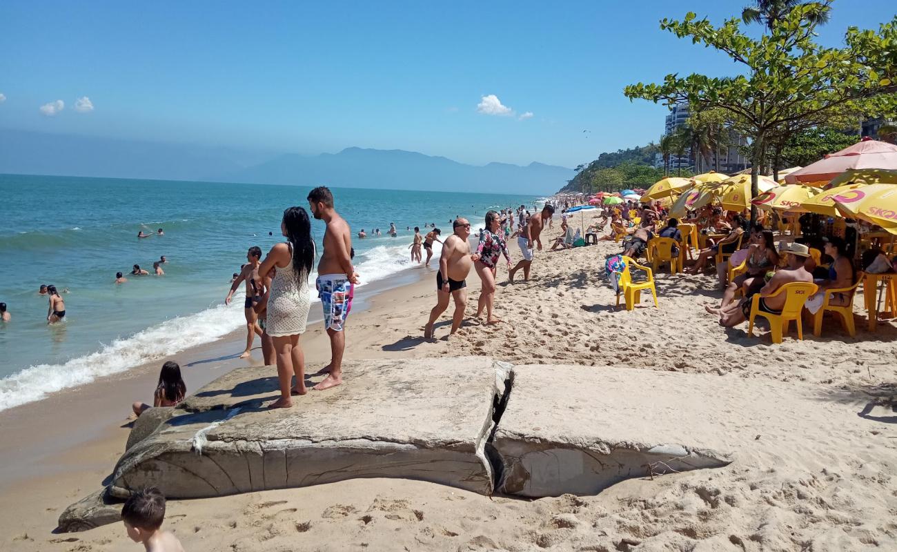 Praia Das Palmeiras'in fotoğrafı açık bej kum yüzey ile