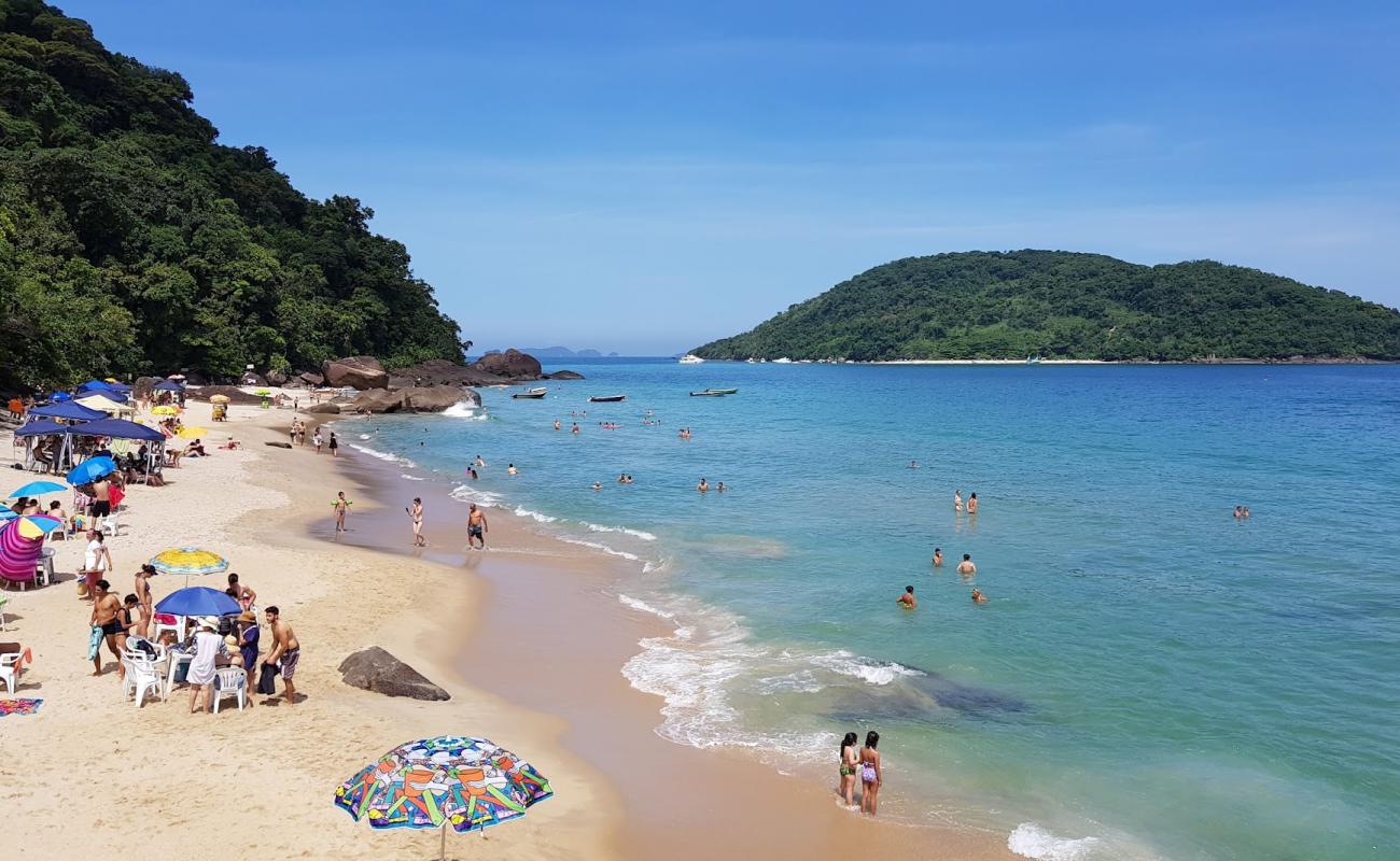 Praia do Prumirim'in fotoğrafı parlak kum yüzey ile