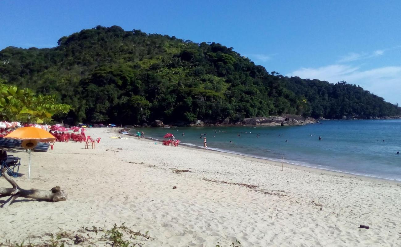 Praia de Camburi'in fotoğrafı i̇nce bej kum yüzey ile