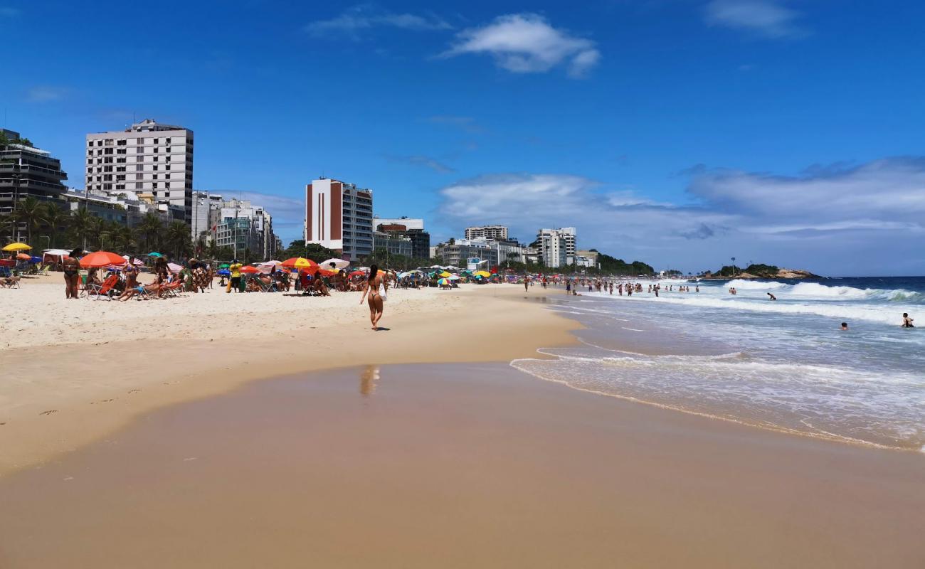 Ipanema Plajı'in fotoğrafı parlak ince kum yüzey ile