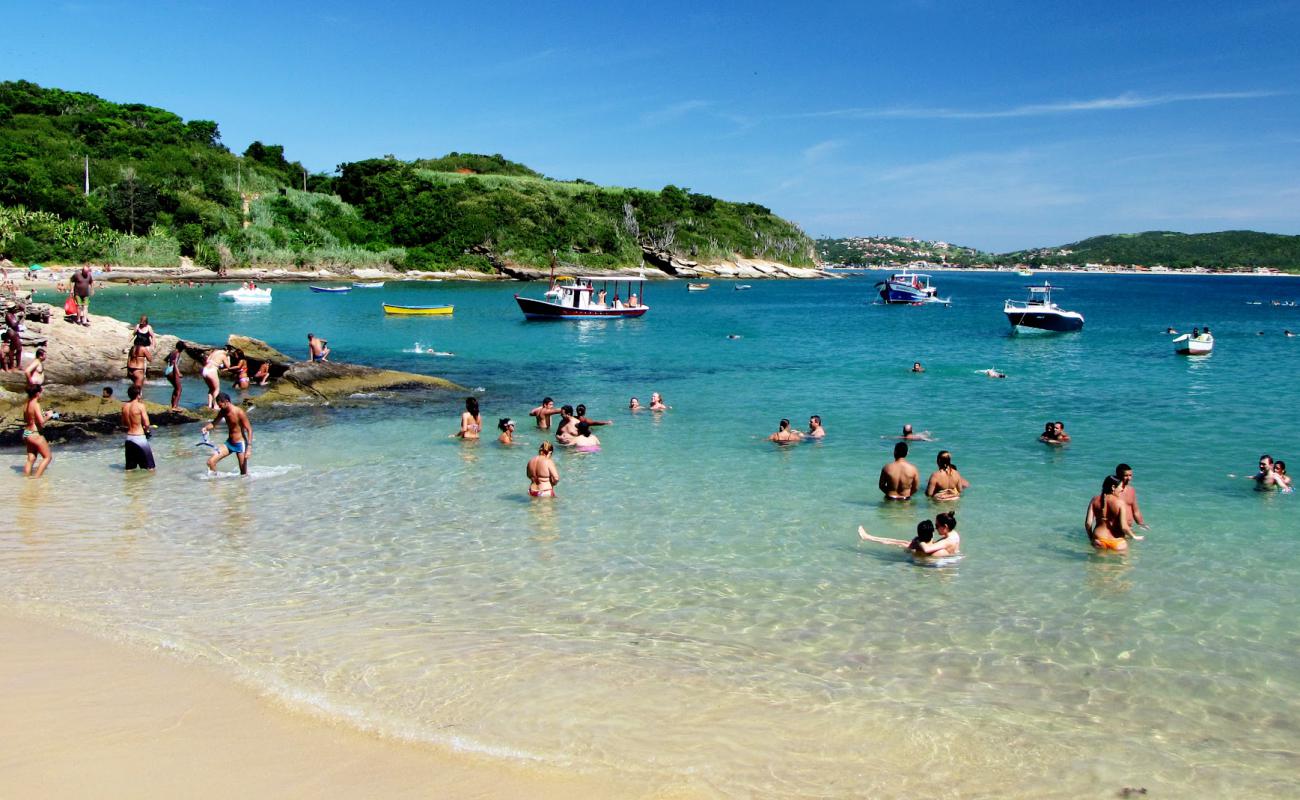 Praia João Fernandinho'in fotoğrafı i̇nce bej kum yüzey ile