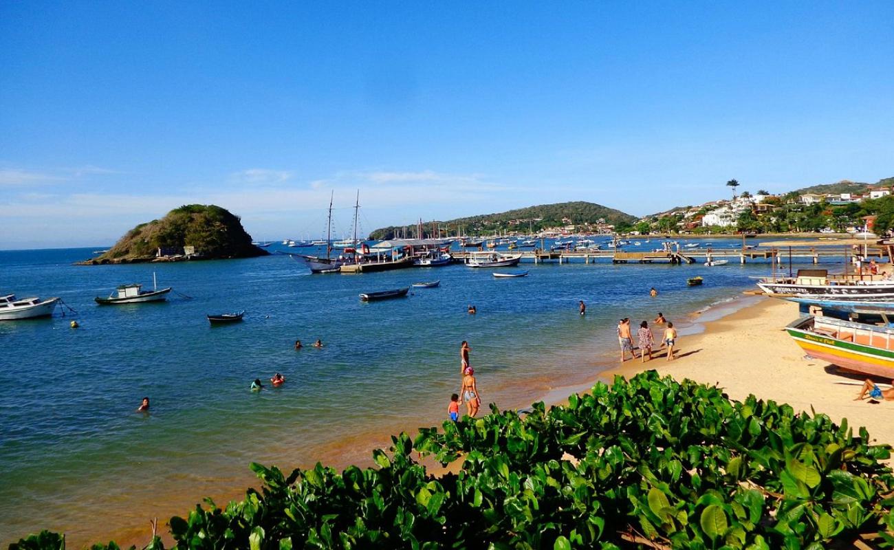 Praia da Armacao'in fotoğrafı açık bej kum yüzey ile