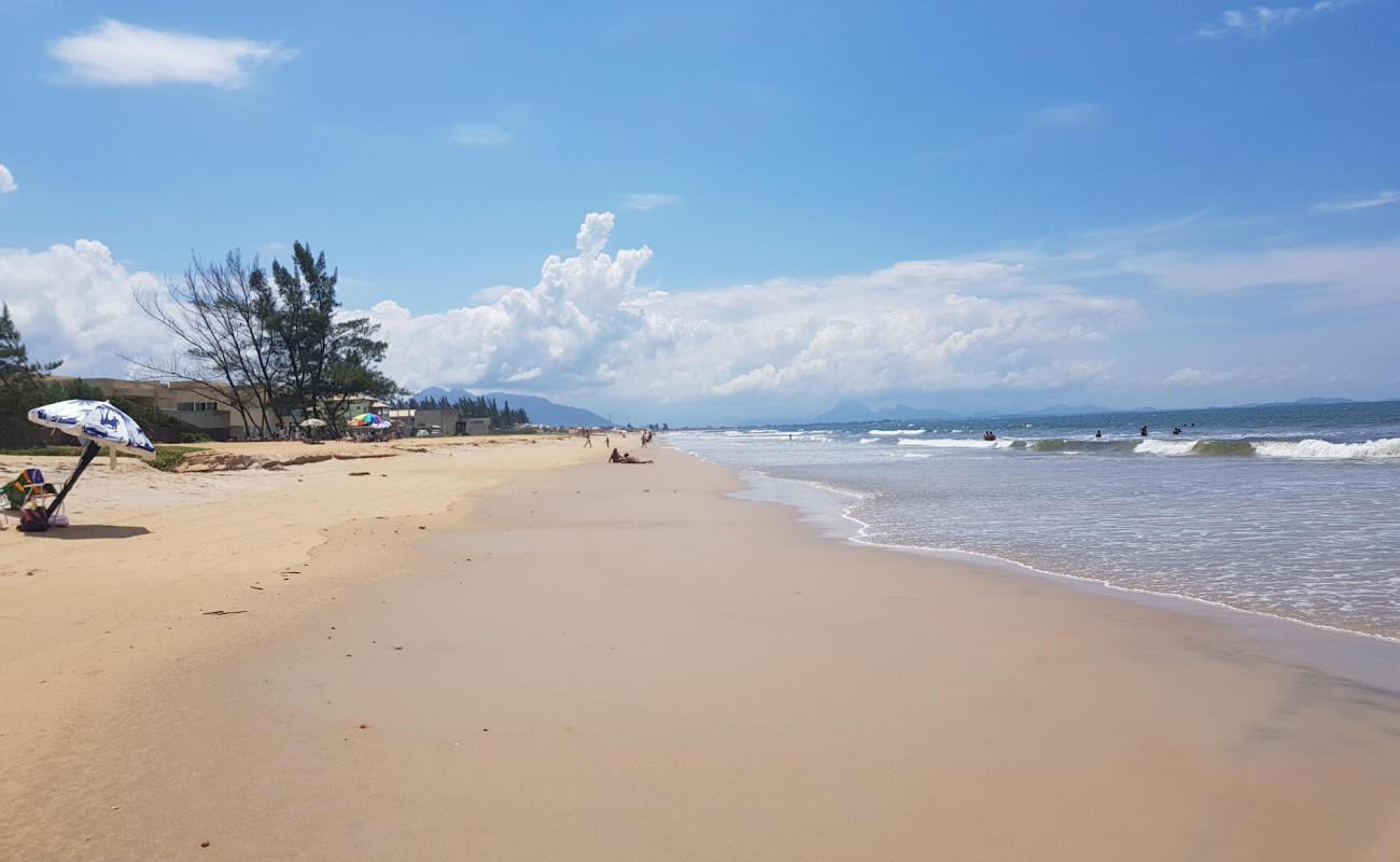 Praia do Unamar'in fotoğrafı parlak ince kum yüzey ile