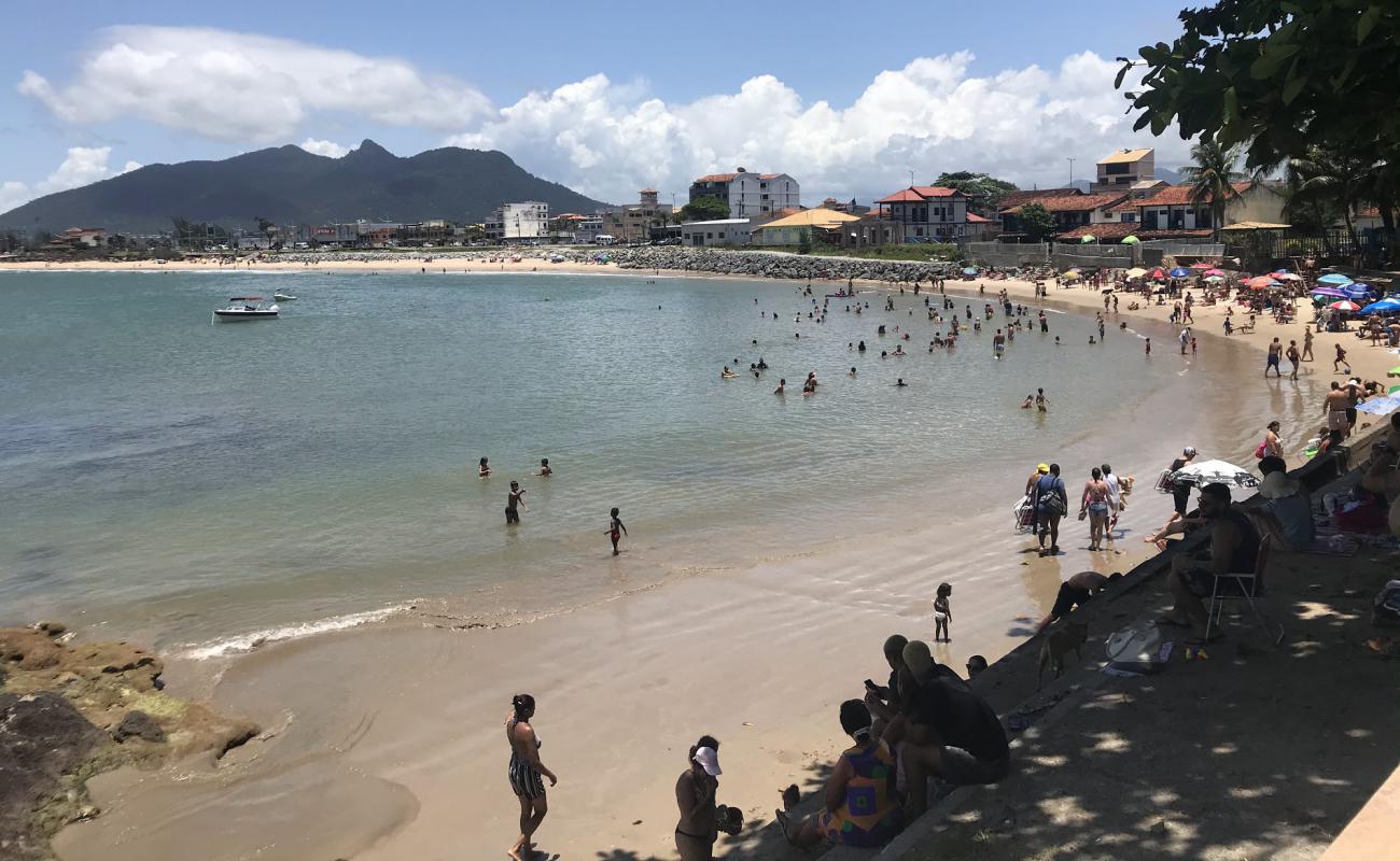 Praia da Tartaruga'in fotoğrafı açık bej kum yüzey ile