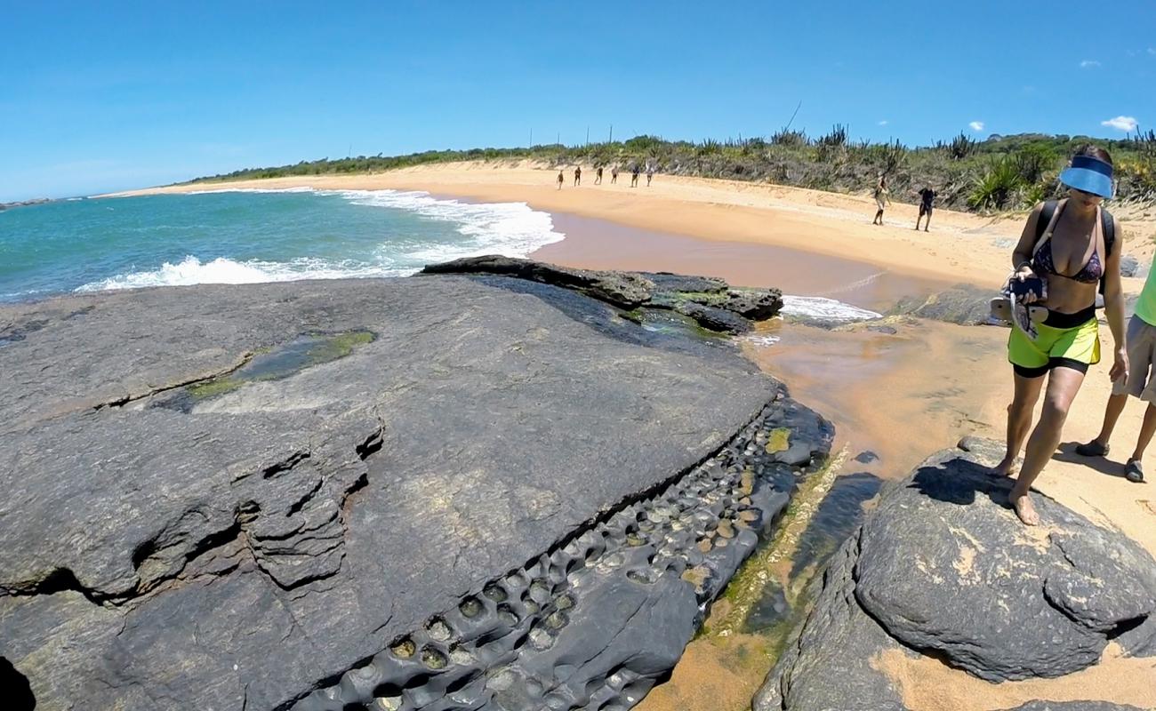 Praia Janela da Ilha'in fotoğrafı parlak kum yüzey ile