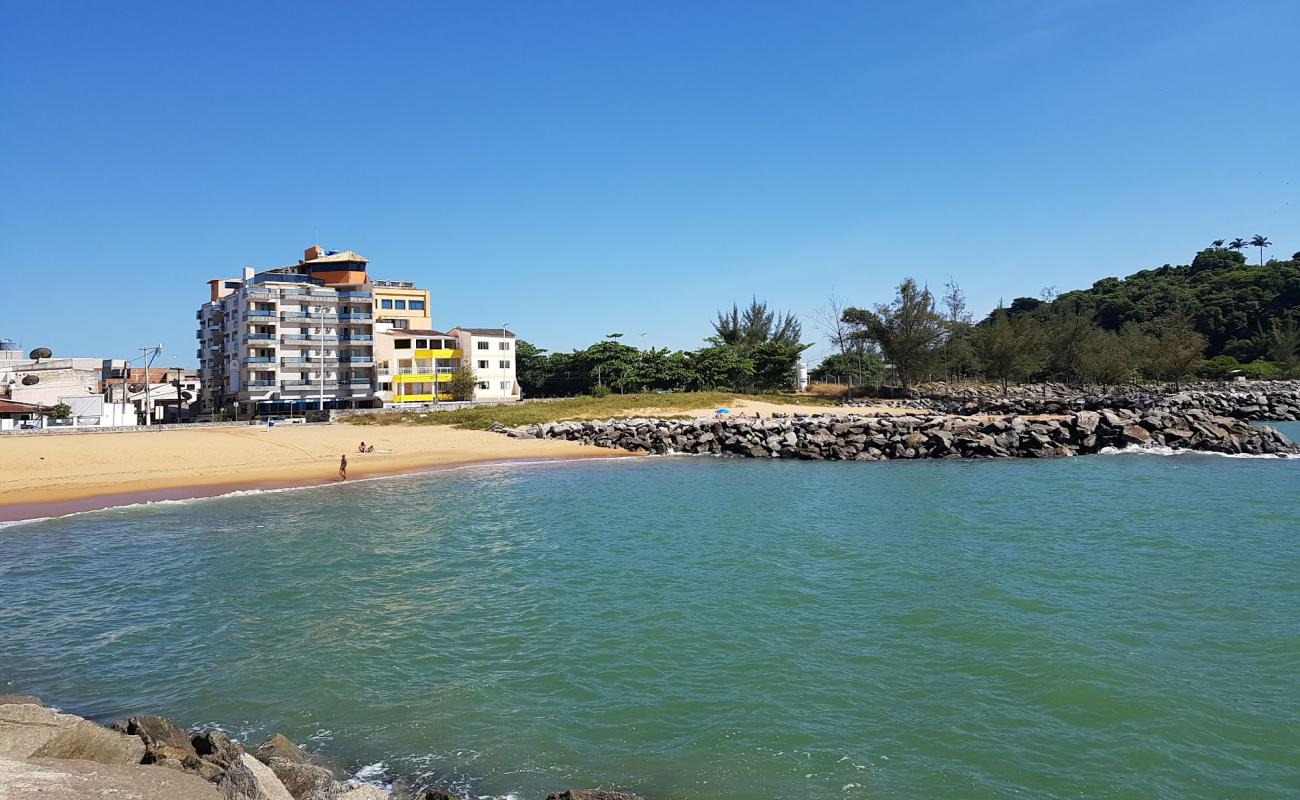 Imbetiba Plajı'in fotoğrafı açık bej kum yüzey ile