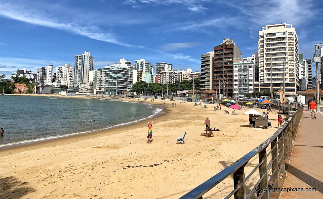Siyah Kum Plajı'in fotoğrafı açık bej kum yüzey ile