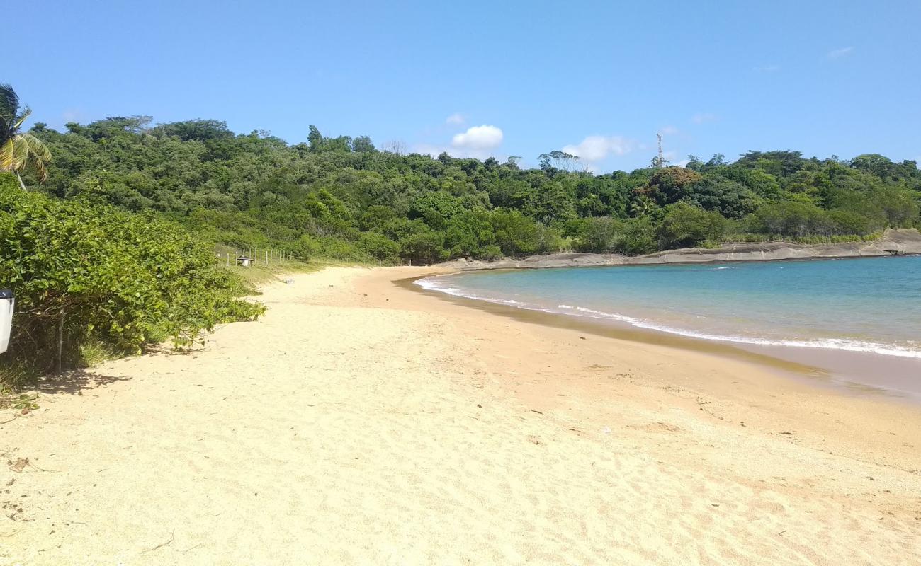 Guarapari'nin Üç Plajı'in fotoğrafı parlak kum yüzey ile