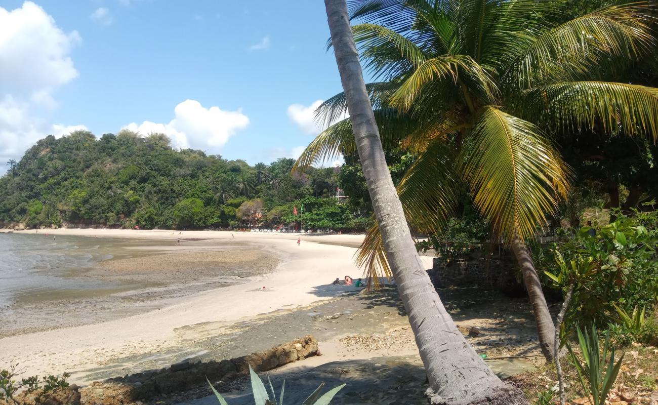 Praia da Bica'in fotoğrafı açık bej kum yüzey ile