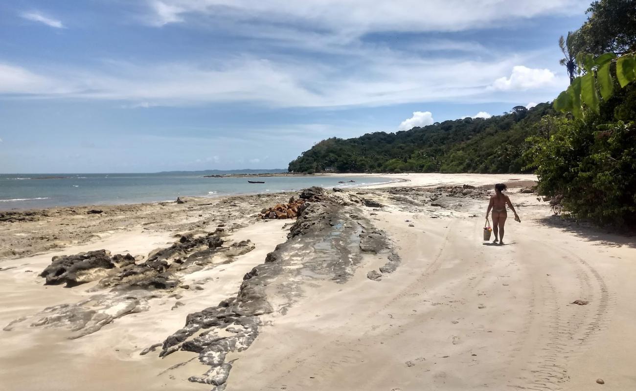 Praia dos frades'in fotoğrafı i̇nce bej kum yüzey ile