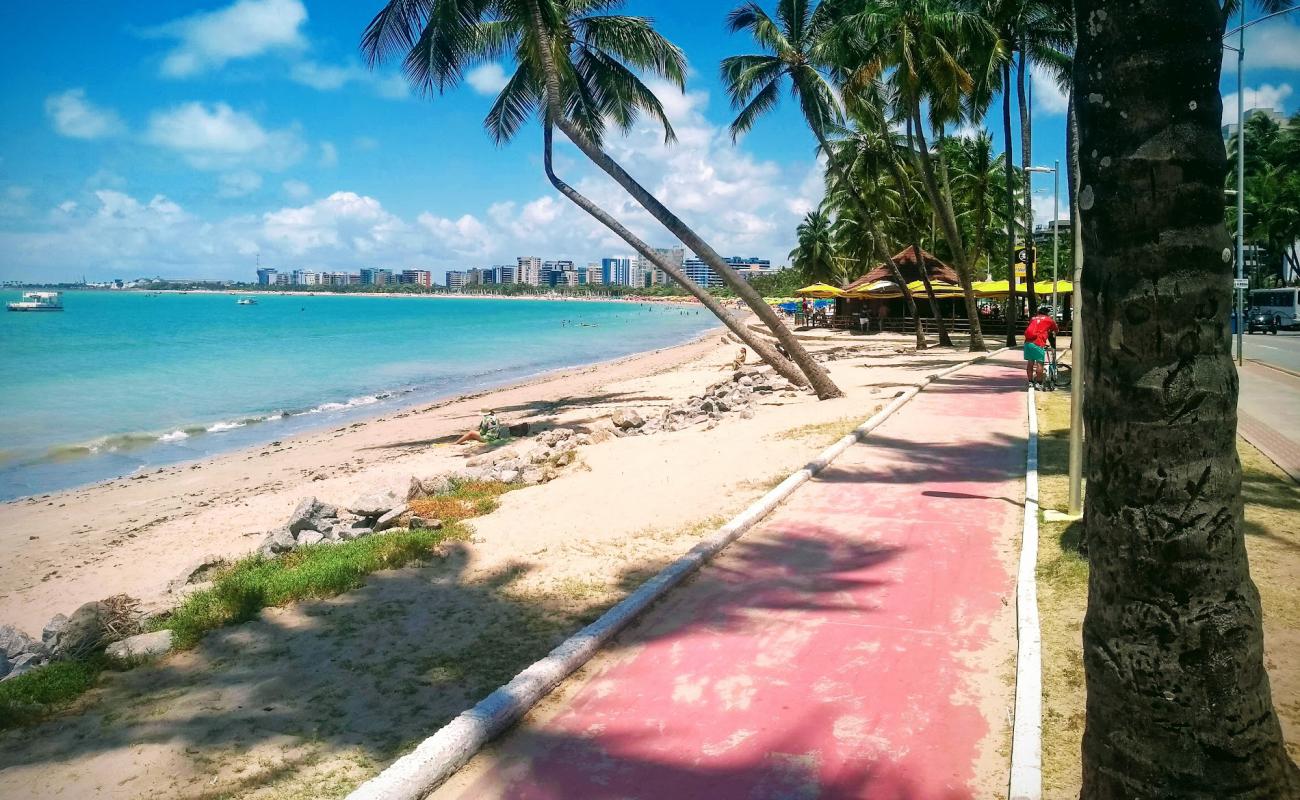 Ponta Verde Plajı'in fotoğrafı açık bej kum yüzey ile