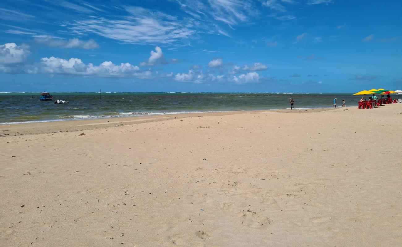 Praia de Sao Jose da Coroa Grande (Centro)'in fotoğrafı parlak kum yüzey ile