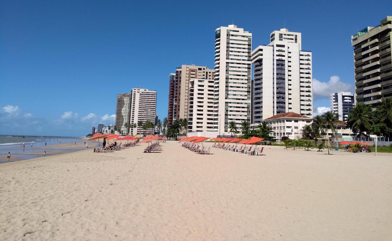 Praia de Piedade'in fotoğrafı açık bej kum yüzey ile