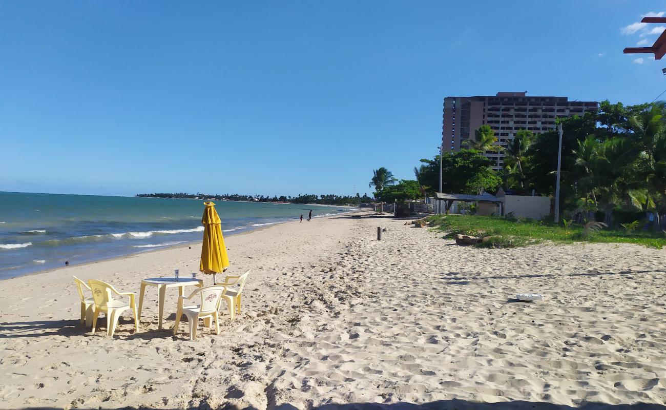 Praia de Maria Farinha'in fotoğrafı parlak kum yüzey ile