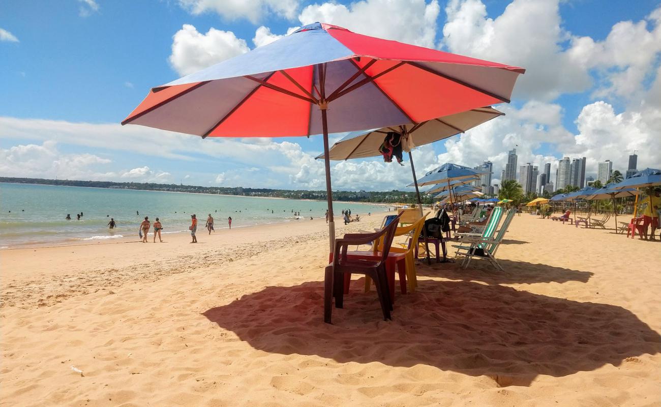 Praia de Tambau'in fotoğrafı parlak kum yüzey ile