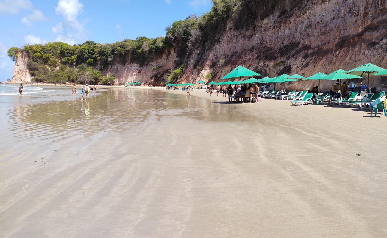 Praia Baia dos Golfinhos Pipa'in fotoğrafı parlak kum yüzey ile