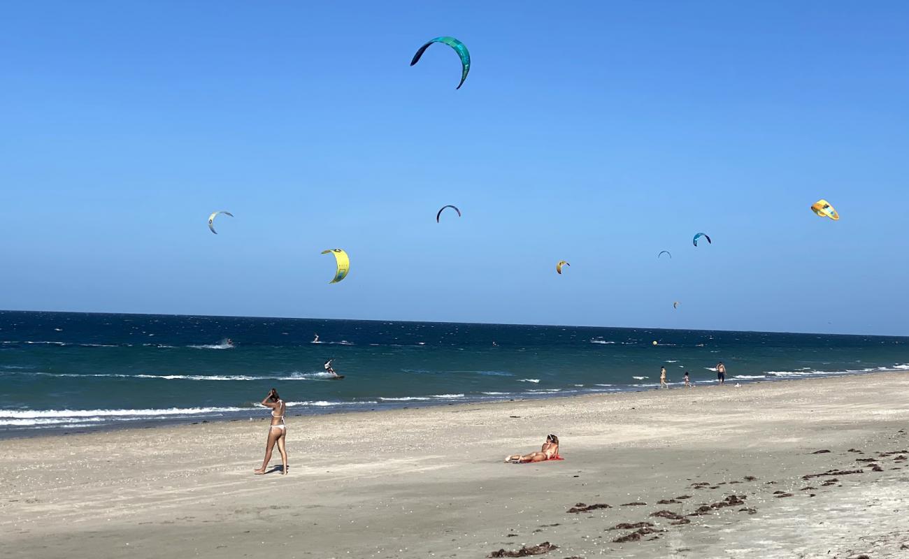 Praia do Prea'in fotoğrafı parlak kum yüzey ile