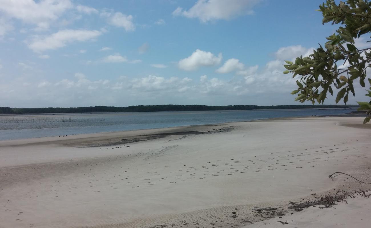 Praia de Itapetiua'in fotoğrafı açık bej kum yüzey ile