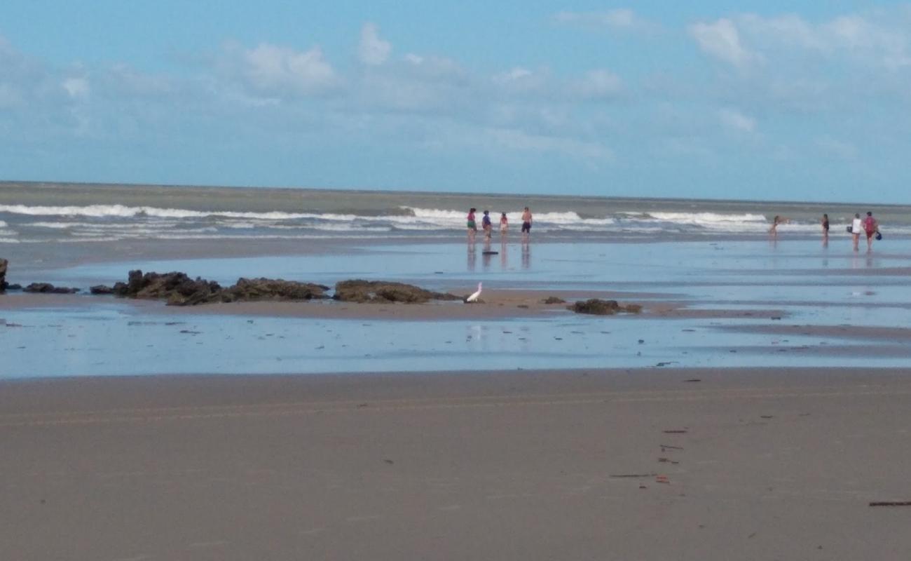 Praia do Caolho'in fotoğrafı parlak kum yüzey ile