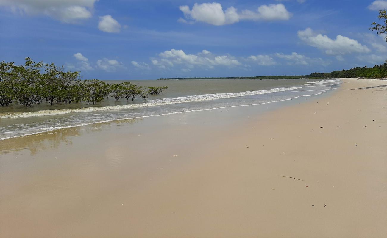 Praia da Vila do Penha'in fotoğrafı açık bej kum yüzey ile