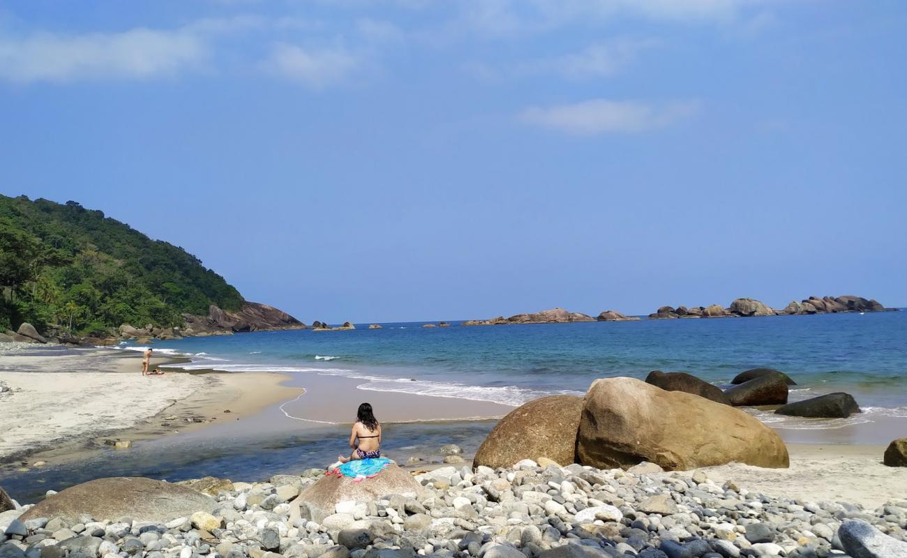 Praia das Enchovas'in fotoğrafı açık bej kum yüzey ile
