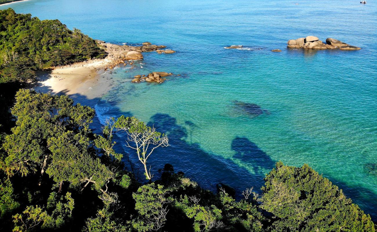 Praia de Santo Antonio'in fotoğrafı açık bej kum yüzey ile