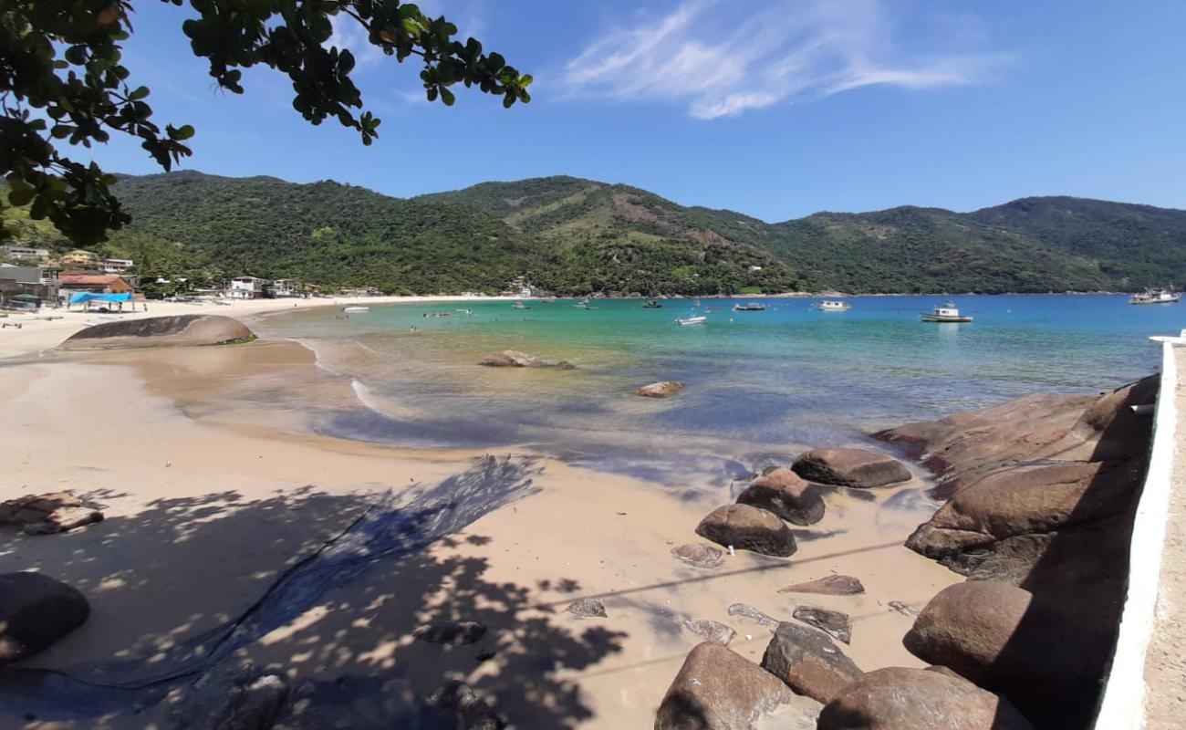 Praia de Proveta'in fotoğrafı açık bej kum yüzey ile