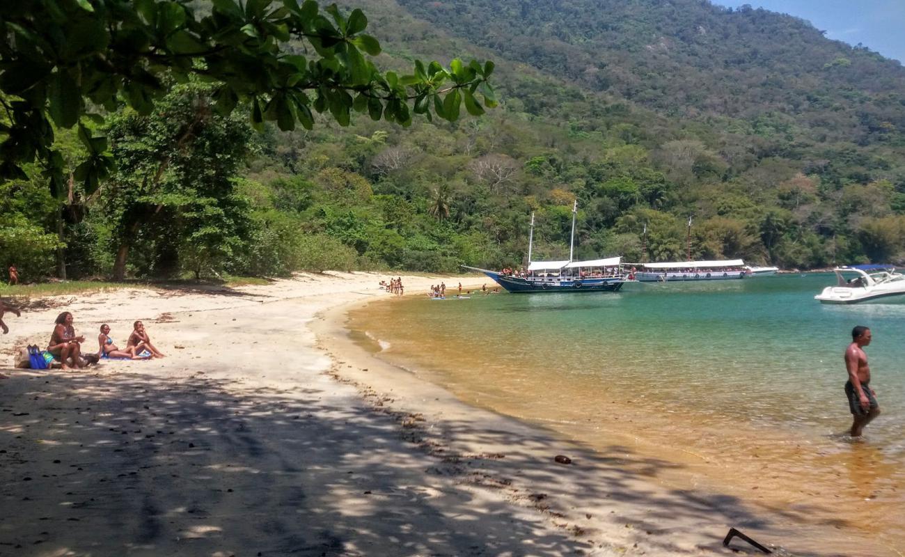 Praia de Araca'in fotoğrafı açık bej kum yüzey ile