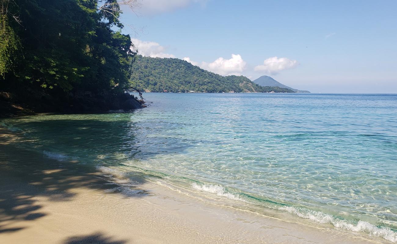 Praia de Grumixama'in fotoğrafı parlak ince kum yüzey ile