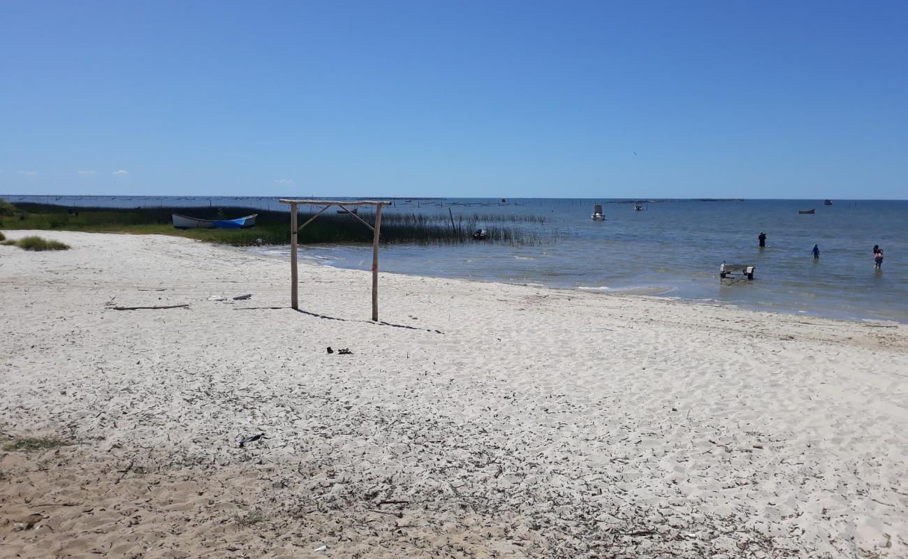 Estreito Beach'in fotoğrafı açık bej kum yüzey ile