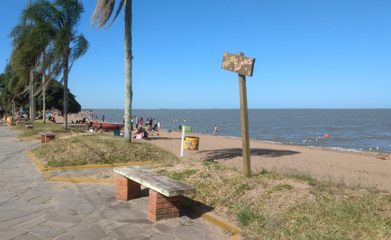 Praia de Arambare'in fotoğrafı açık bej kum yüzey ile