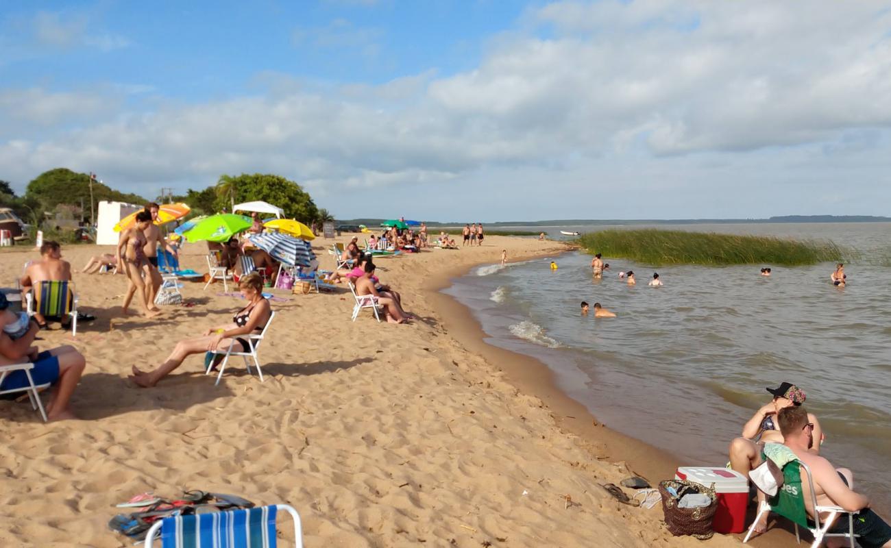 Praia do Pinvest'in fotoğrafı açık bej kum yüzey ile