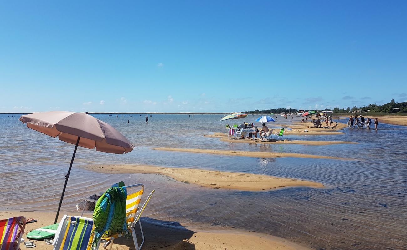 Praia de Bacupari'in fotoğrafı açık bej kum yüzey ile