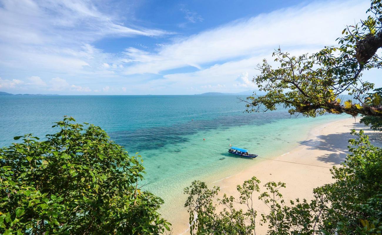 Pak Nam Beach'in fotoğrafı açık bej kum yüzey ile
