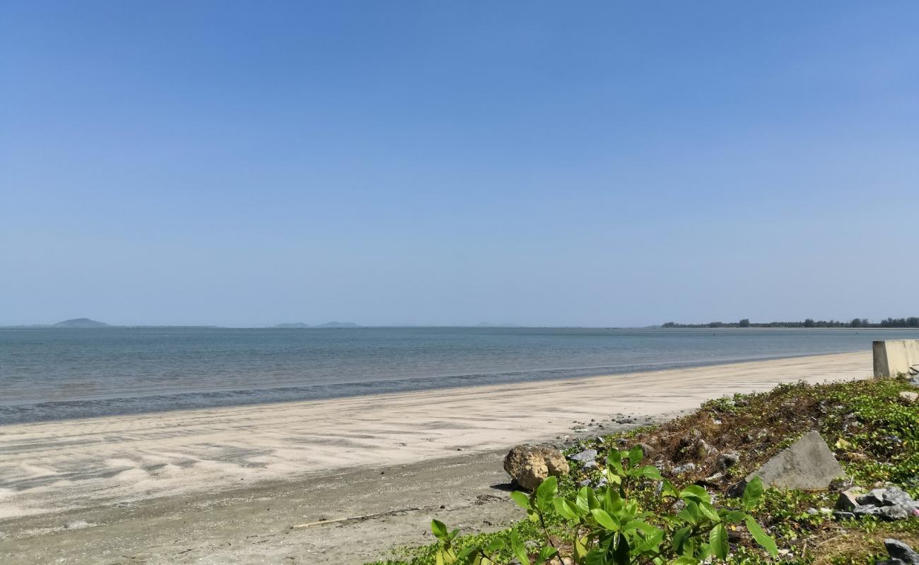 Rawai Beach Satoon'in fotoğrafı açık bej kum yüzey ile