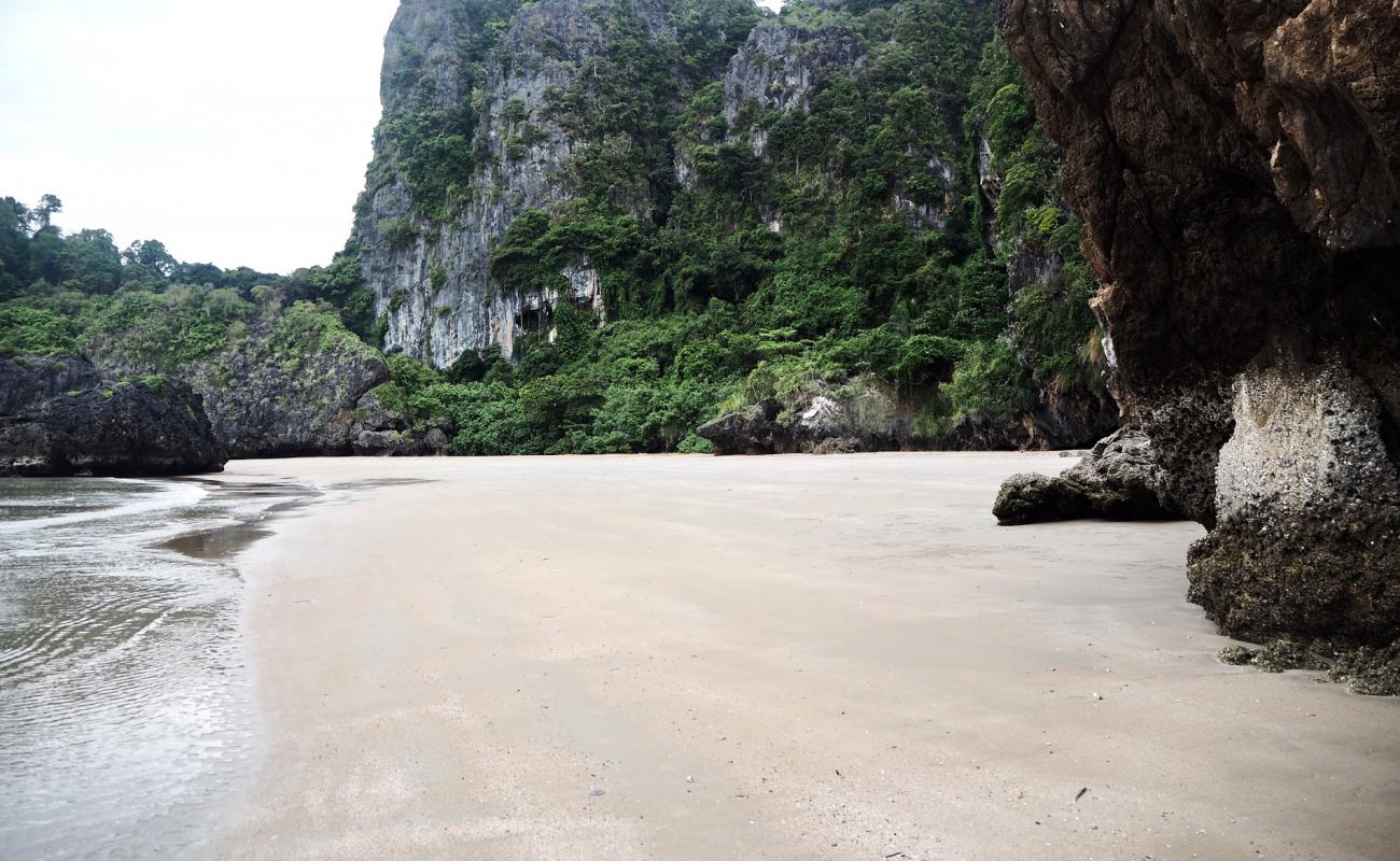 Magic Beach'in fotoğrafı parlak kum yüzey ile