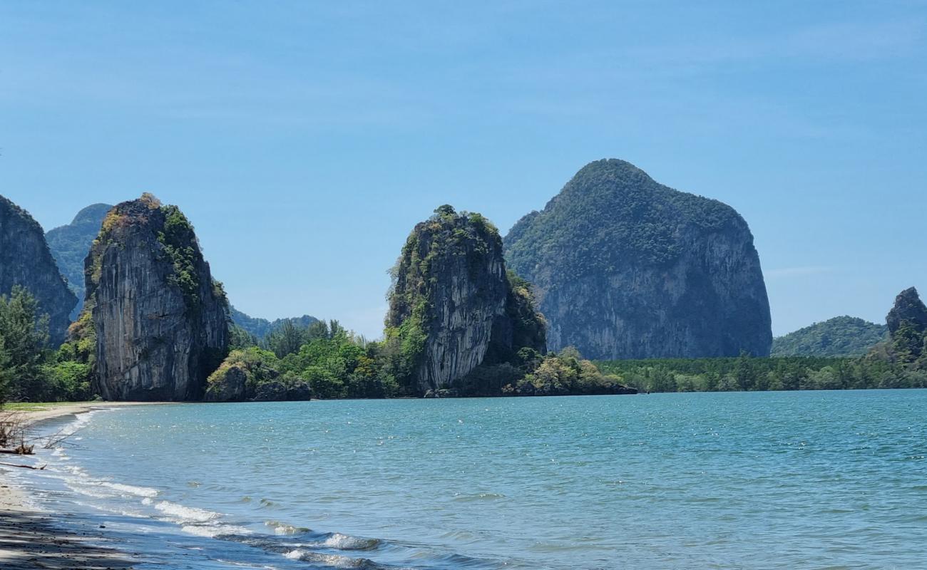 Rajamangala Beach'in fotoğrafı parlak kum yüzey ile