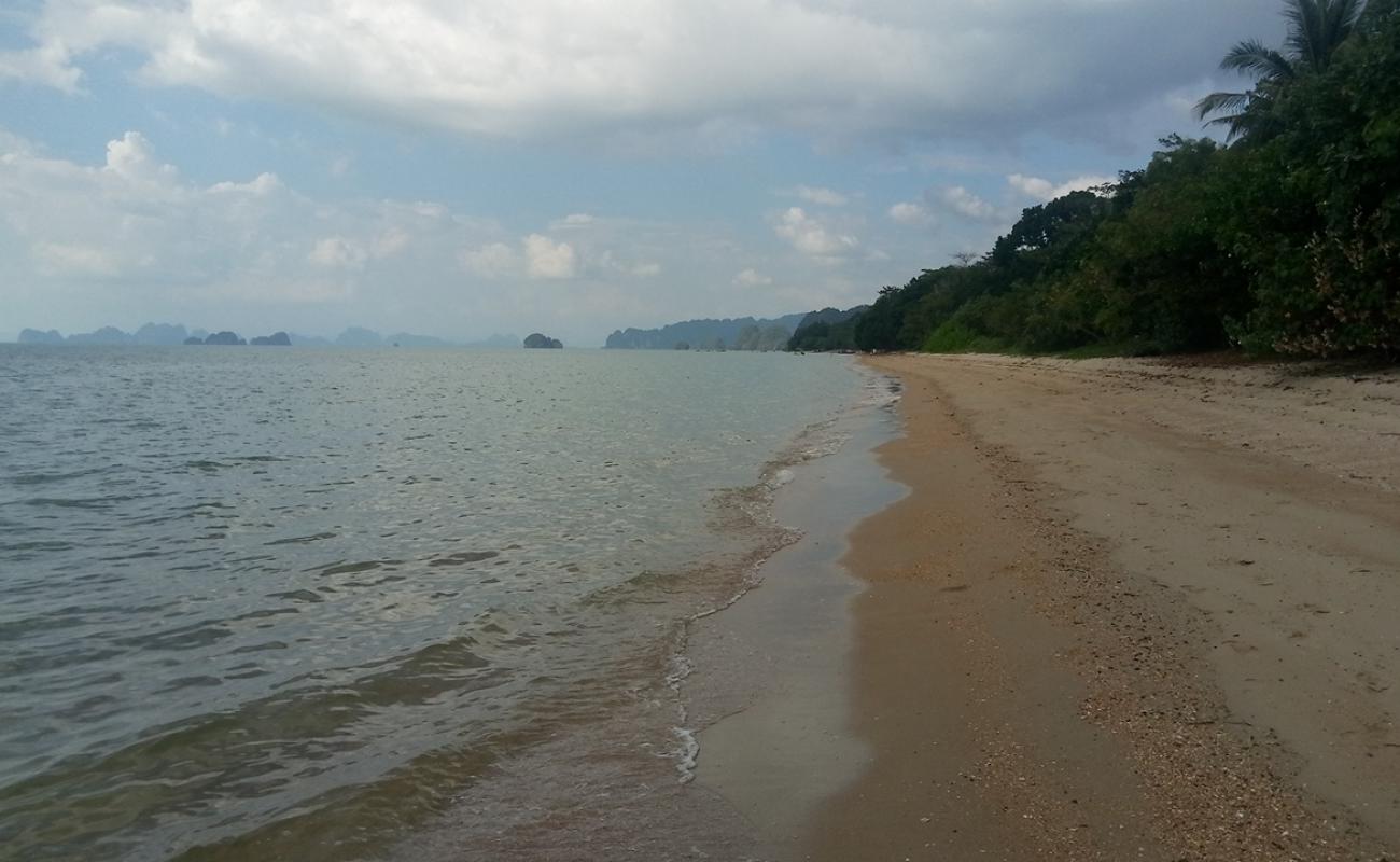 Thalane Beach'in fotoğrafı parlak kum yüzey ile