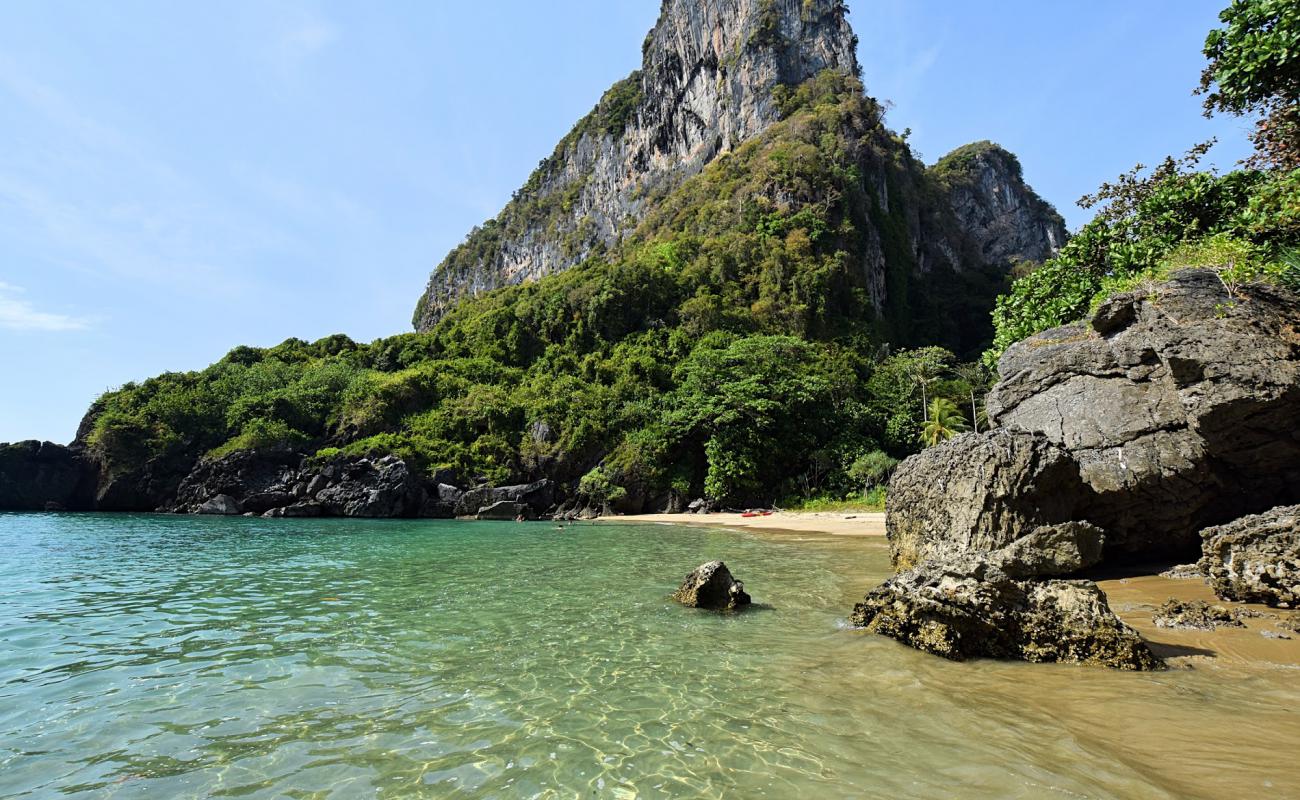 Sabai beach'in fotoğrafı parlak ince kum yüzey ile