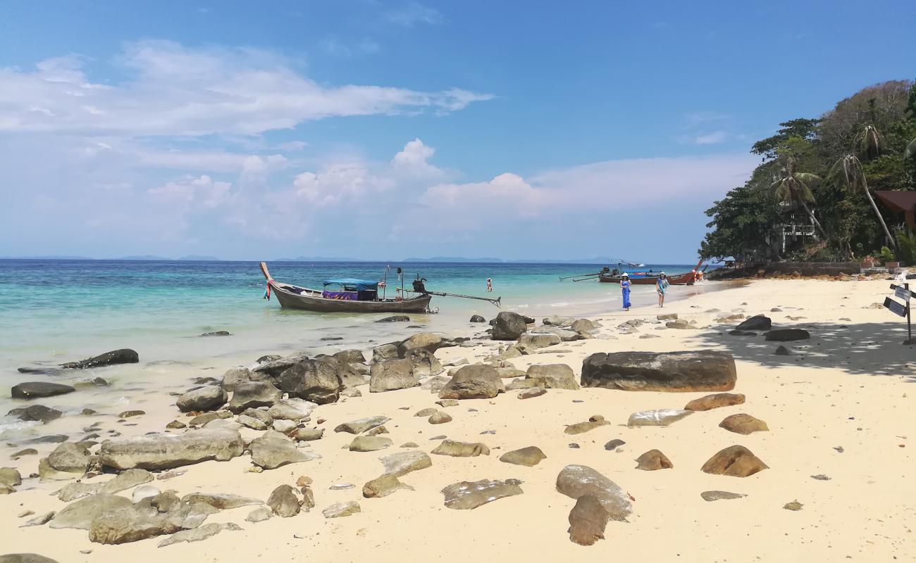 Rantee Beach 1'in fotoğrafı parlak kum yüzey ile