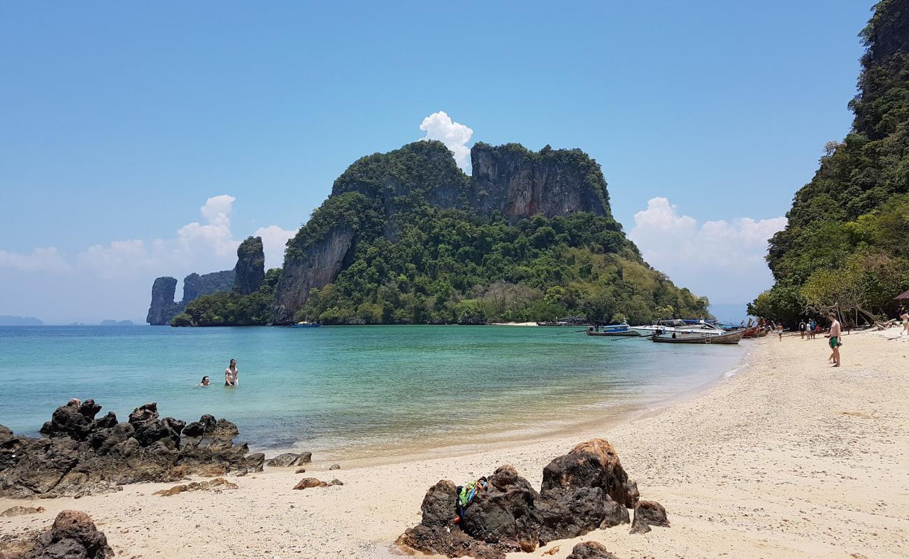 Koh Phak Bia Beach'in fotoğrafı çakıl ile kum yüzey ile